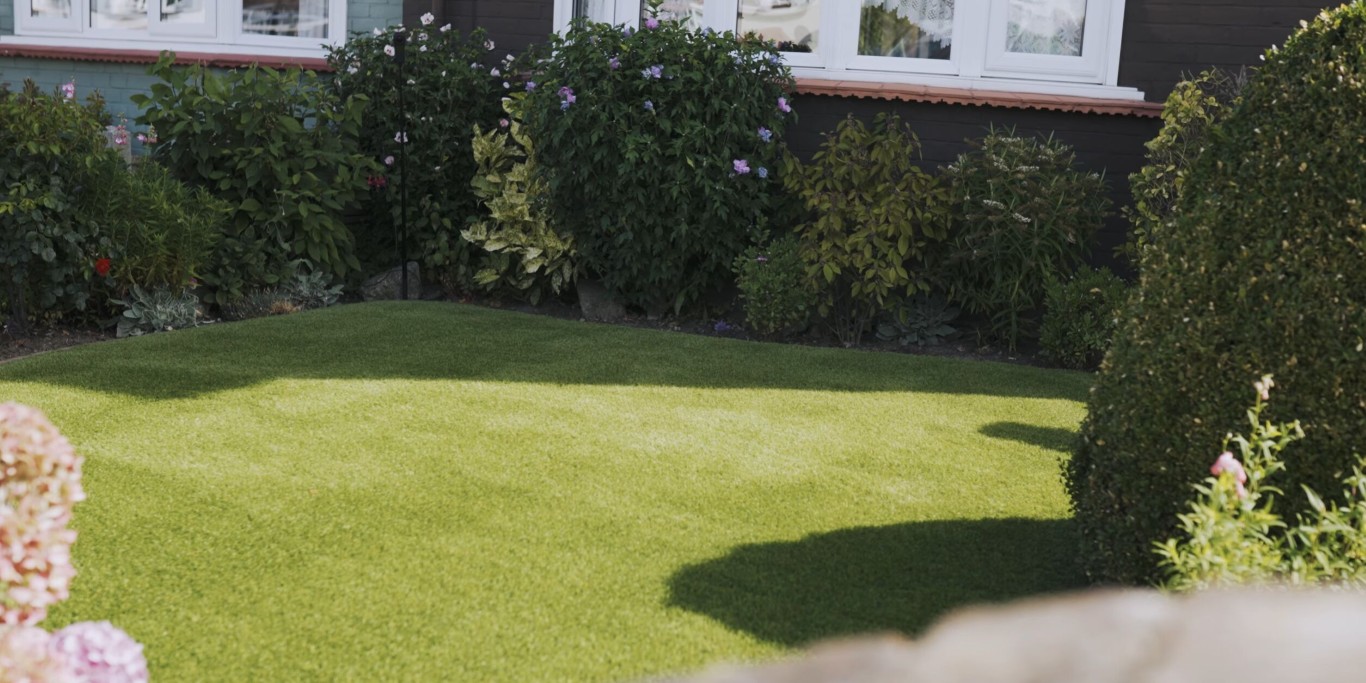 Residential artificial grass installation in Des Plaines, IL